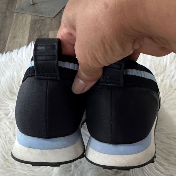 Toms Black Slip-On Sneakers Size 8 - Picture 3 of 10